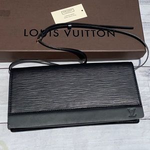 LOUIS VUITTON Epi Honfleur Clutch Wallet Bag